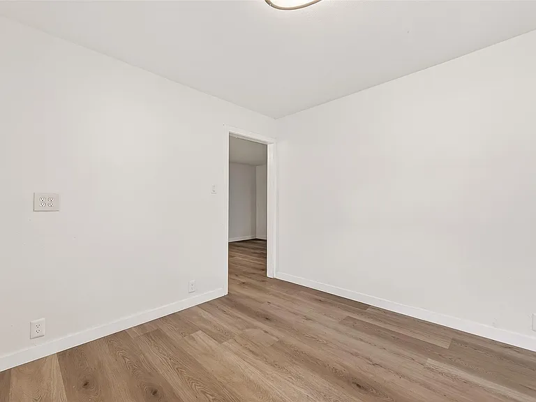 815 Brooks Ave — Photo 18