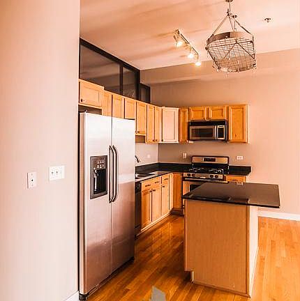4th image of 1 S Leavitt St Unit 409