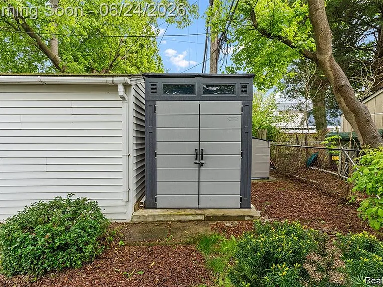 323 N Campbell Rd — Photo 22