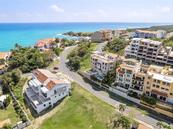 56 Shell Castle Club Dr, Humacao, PR 00791