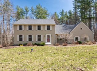 77 Wallace Rd, Goffstown, NH 03045