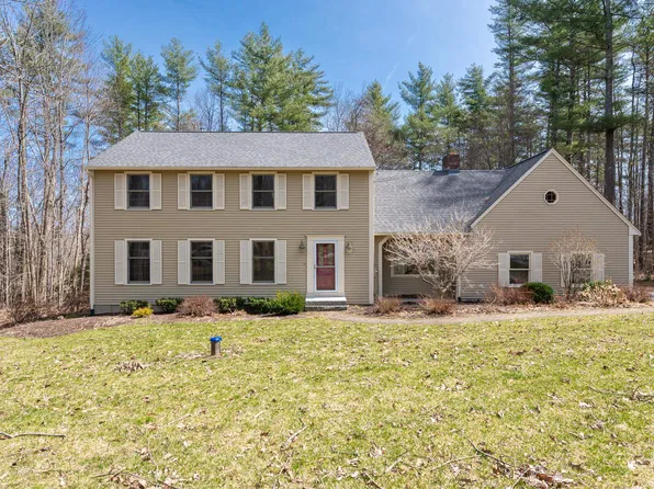77 Wallace Road, Goffstown, NH 03045