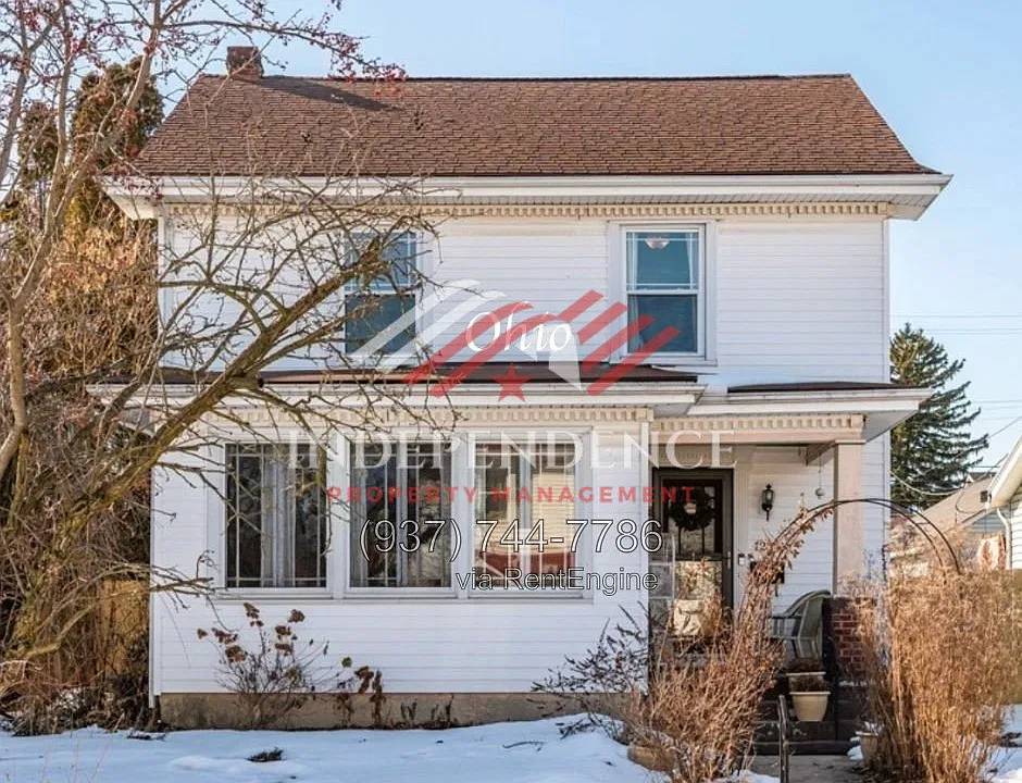 123 N Main St