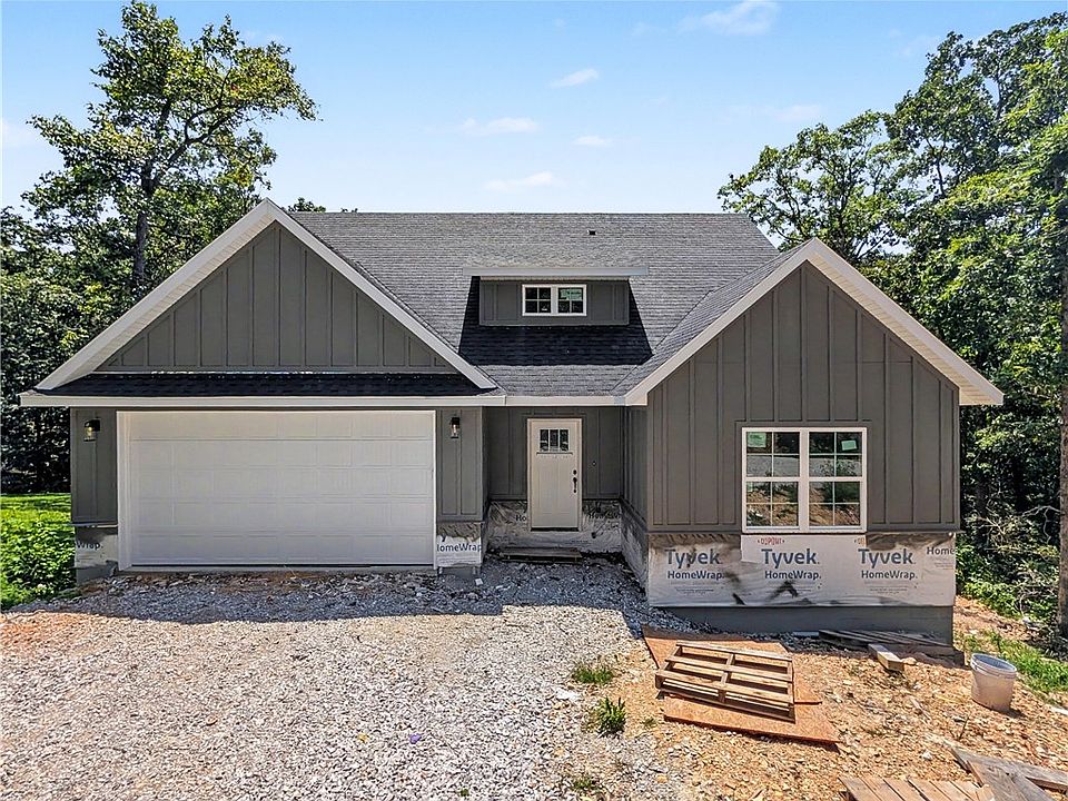 1st image of 7 Bexhill Cir
