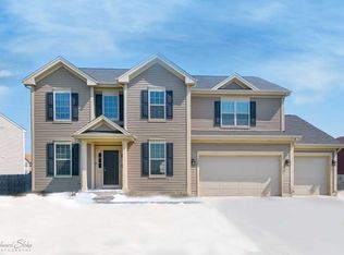 1981 Sycamore Ln, Island Lake, IL 60042