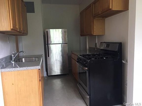 4th image of 61 W Grand St APT 3F