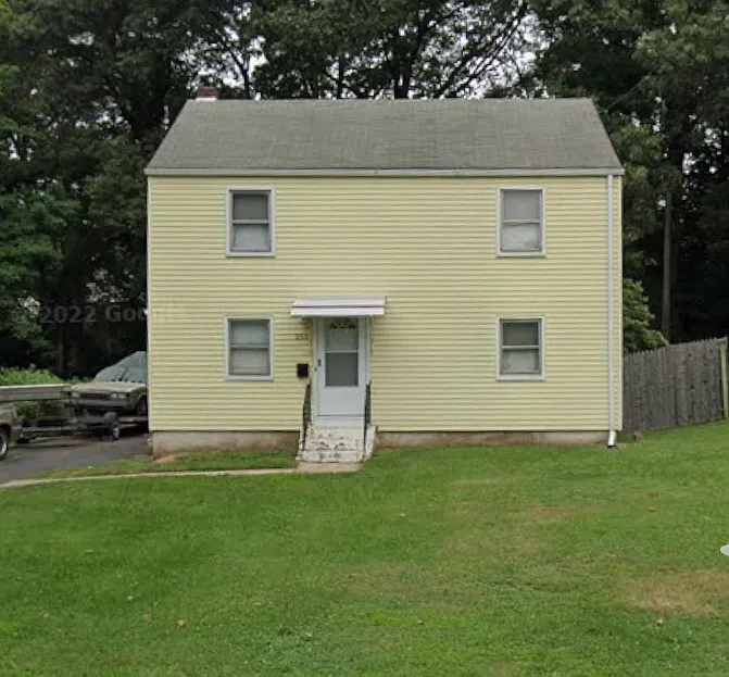 4 bed, 1.5 bath, 1392 sqft, $2,999 — Photo 1