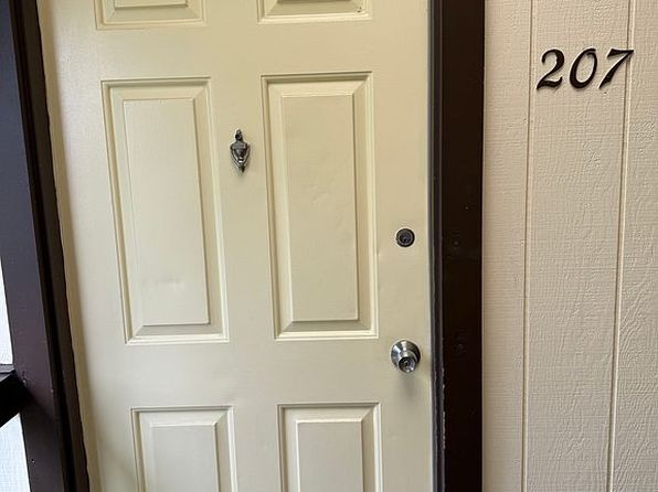 207 Lucas Ln