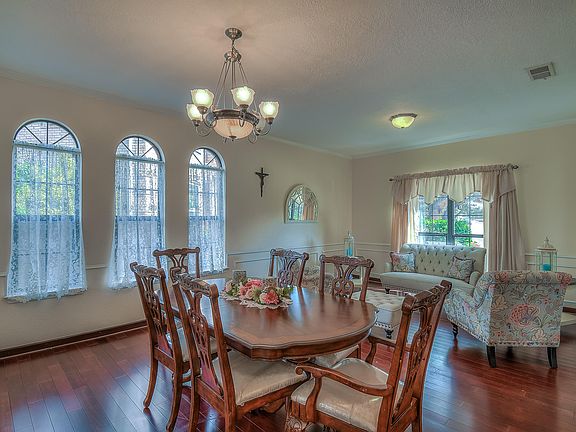 5th image of 6919 La Lucena Ave NE