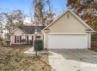 7052 Hunters Bluff Dr, Denver, NC 28037