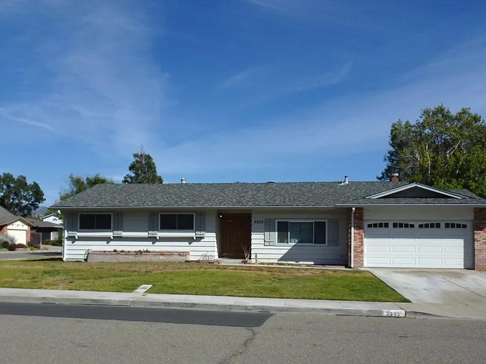 2335 Shannon Ln