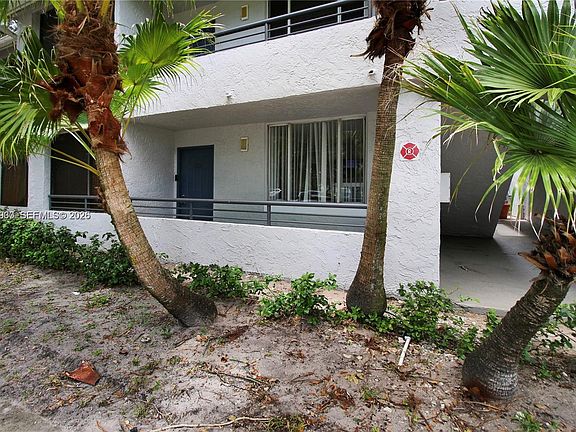 2nd image of 831 Lyons Rd APT 23101
