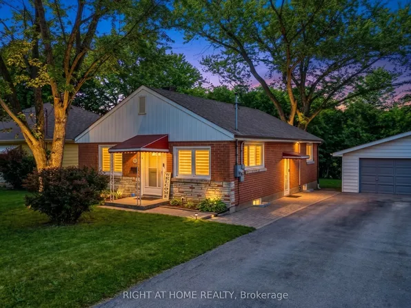 735 Srigley St, Newmarket, ON L3Y 1X6