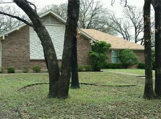 1009 Shadow Ridge Dr, Azle, TX 76020