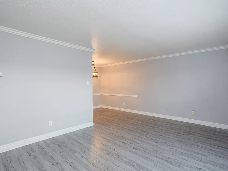 Camino Del Sol Apartments — Photo 35