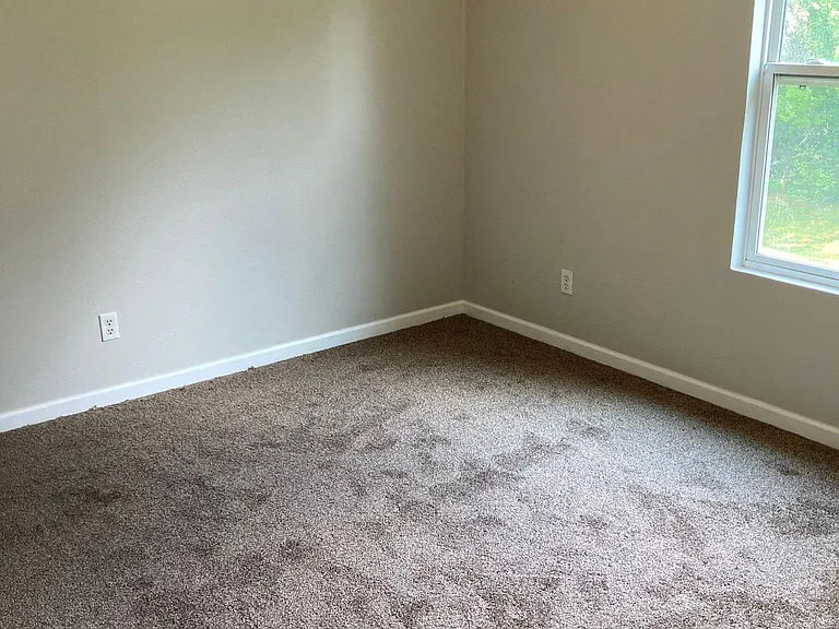 106 Cloverbrook Dr — Photo 16