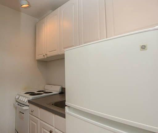 4th image of 403 E 87th St APT 4B