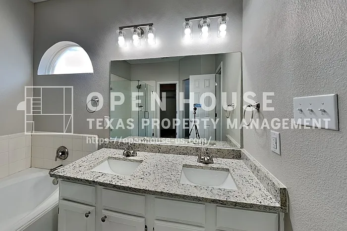 2709 Cherokee Trl — Photo 10