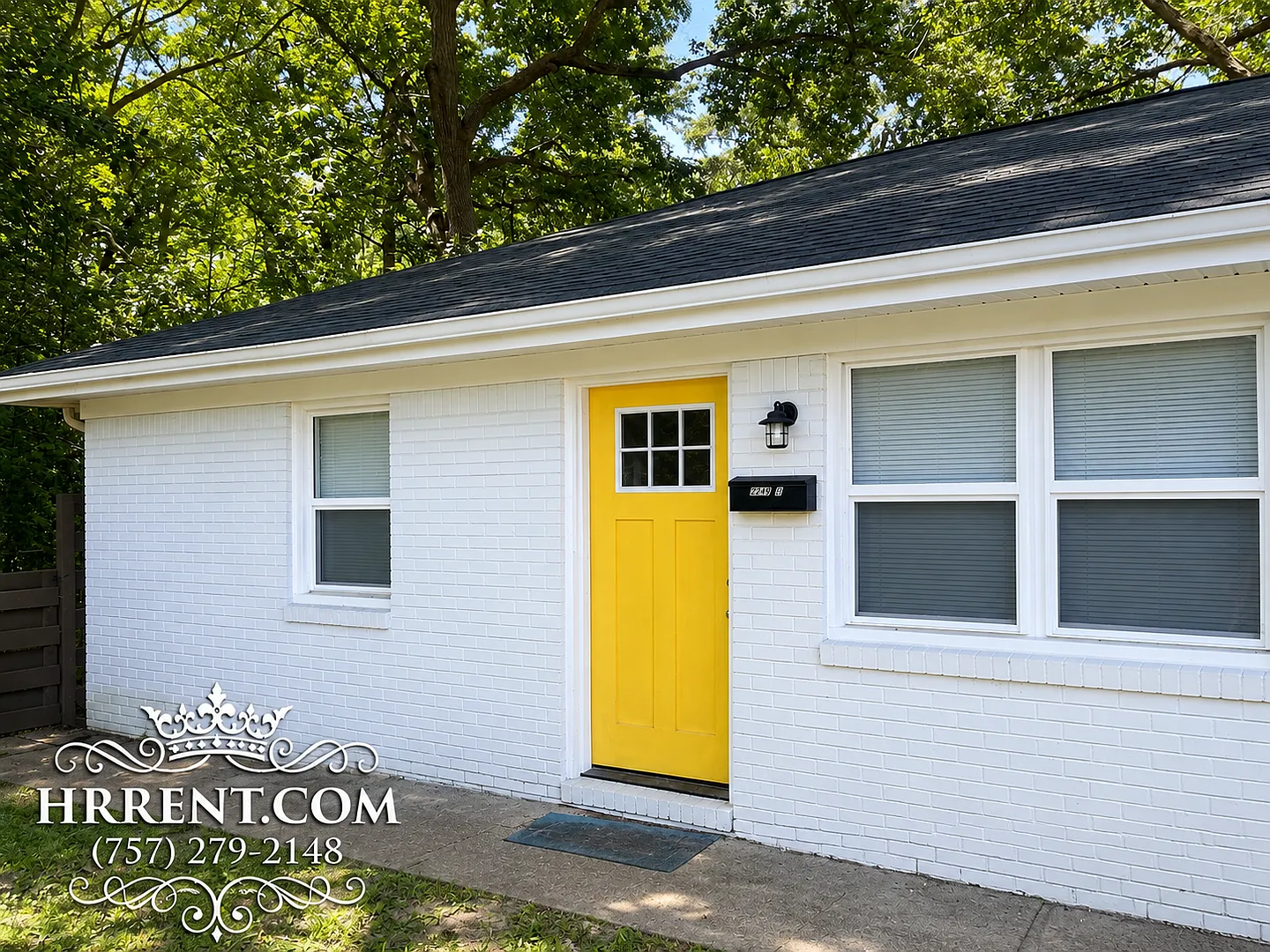 Newly Renovated 2 Bedroom 1 Bathroom Duplex Minutes away from Virginia Beach! — Photo 2