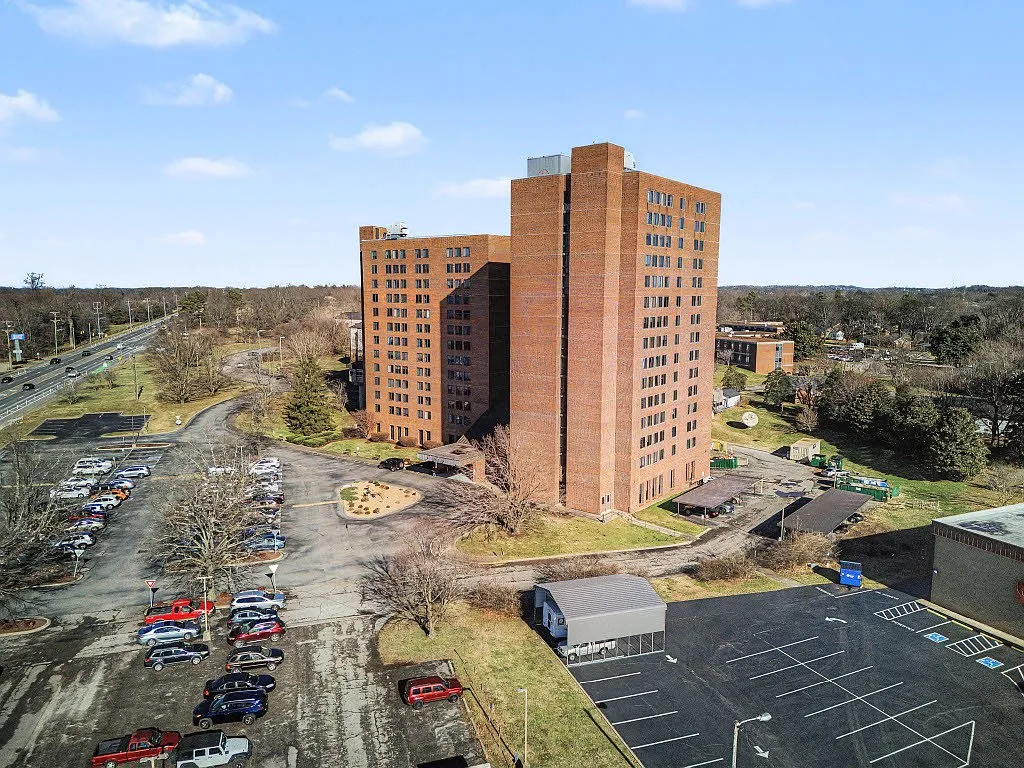 Building Photo - 4343 Lebanon Pike