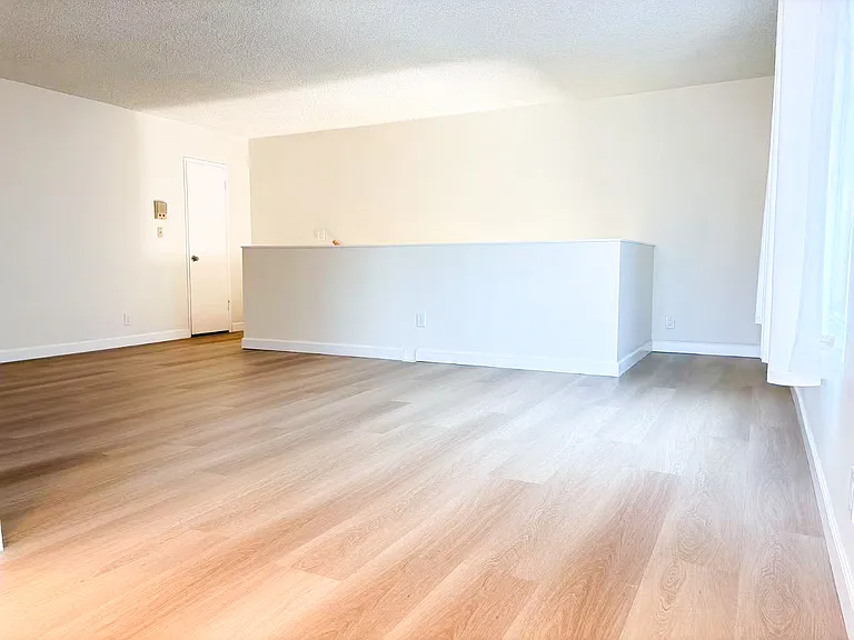 333 N Monterey St — Photo 17