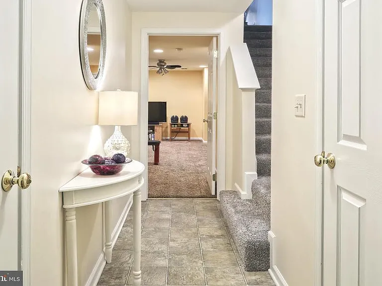 2723 Foxshire Dr — Photo 14
