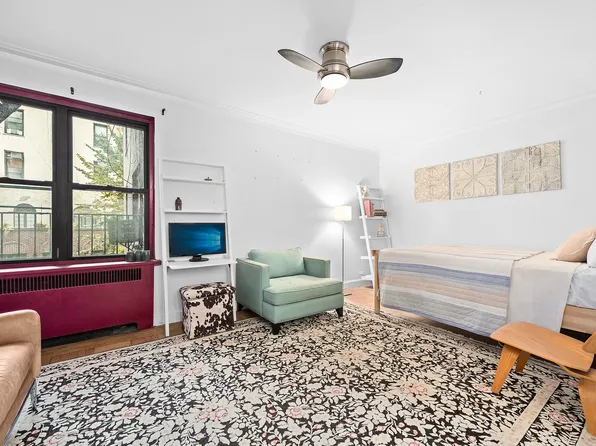 349 East 49th Street image 1 of 4