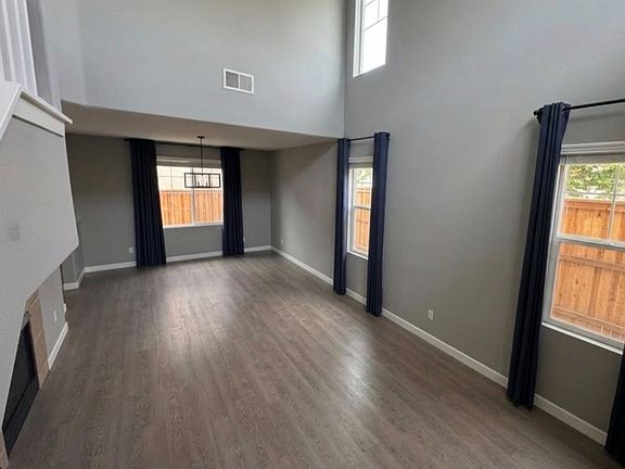 2nd image of 5629 Daffodil Cir