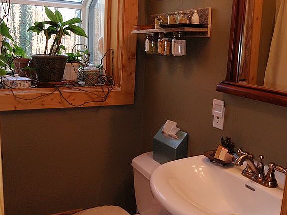 Full Bath on Main