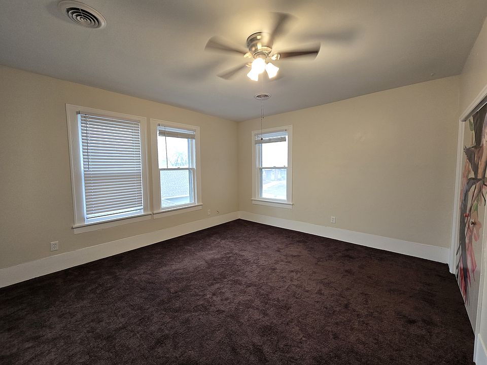 1st image of 104 N Victor Ave #17557427