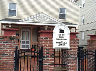 225-227 Quincy St, Springfield, MA 01109