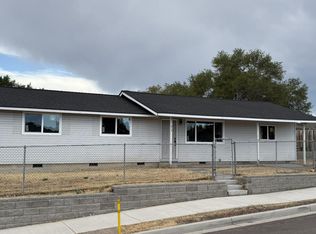 213 SW H St, Madras, OR 97741