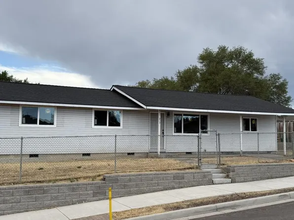 213 SW H St, Madras, OR 97741
