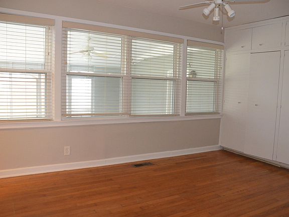 4th image of 312 S Sweetbriar Ave