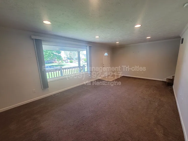 414 Douglass Ave — Photo 4