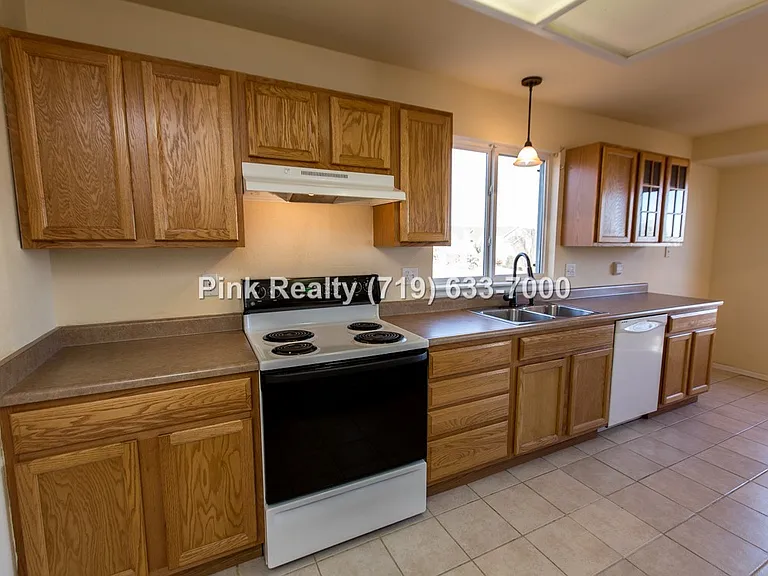 985 Ridgebury Pl — Photo 11