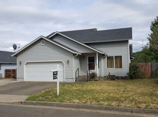 260 Umpqua View Dr, Roseburg, OR 97471