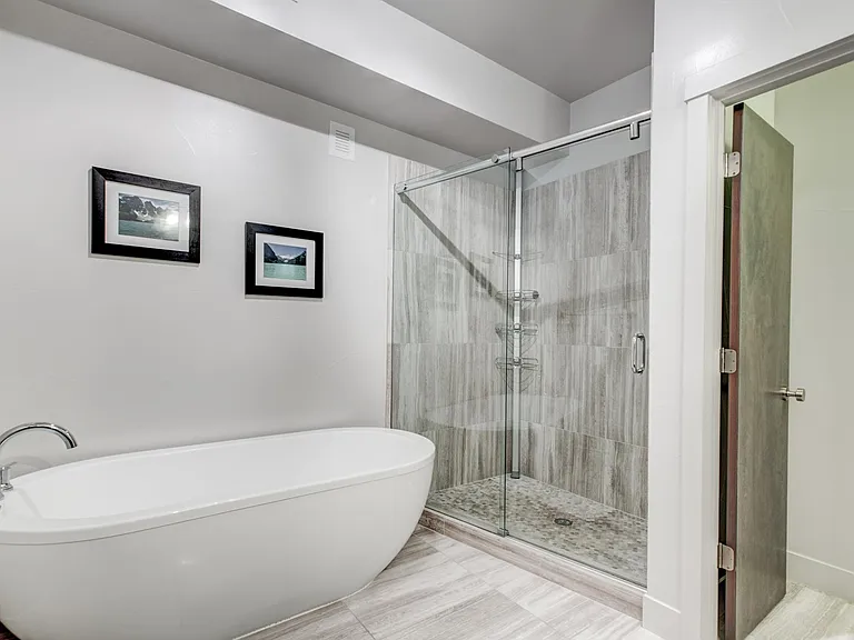 2103 W 32nd Ave #8 — Photo 26