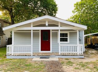 308 W Cedar St, Edna, TX 77957
