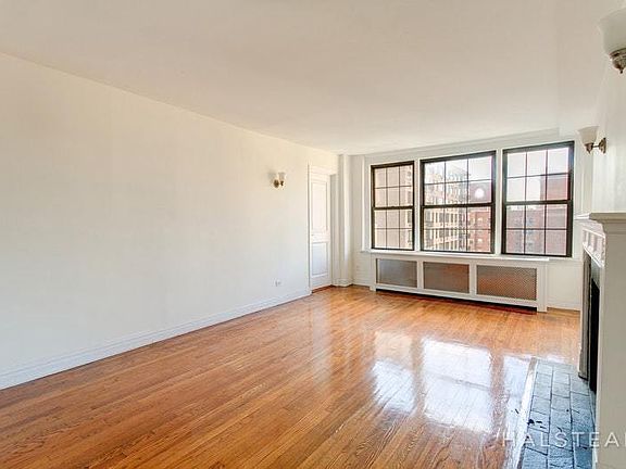 3rd image of 15 Park Ave APT 15D