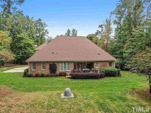 3rd image of 104 River View Ct