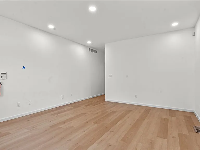 114 Heatherstone Dr #1 — Photo 26