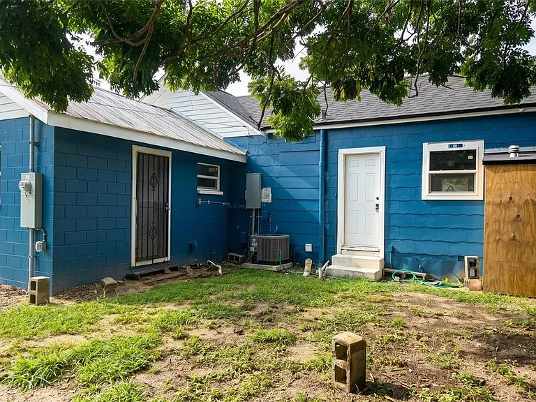 520 E Juanita St — Photo 6