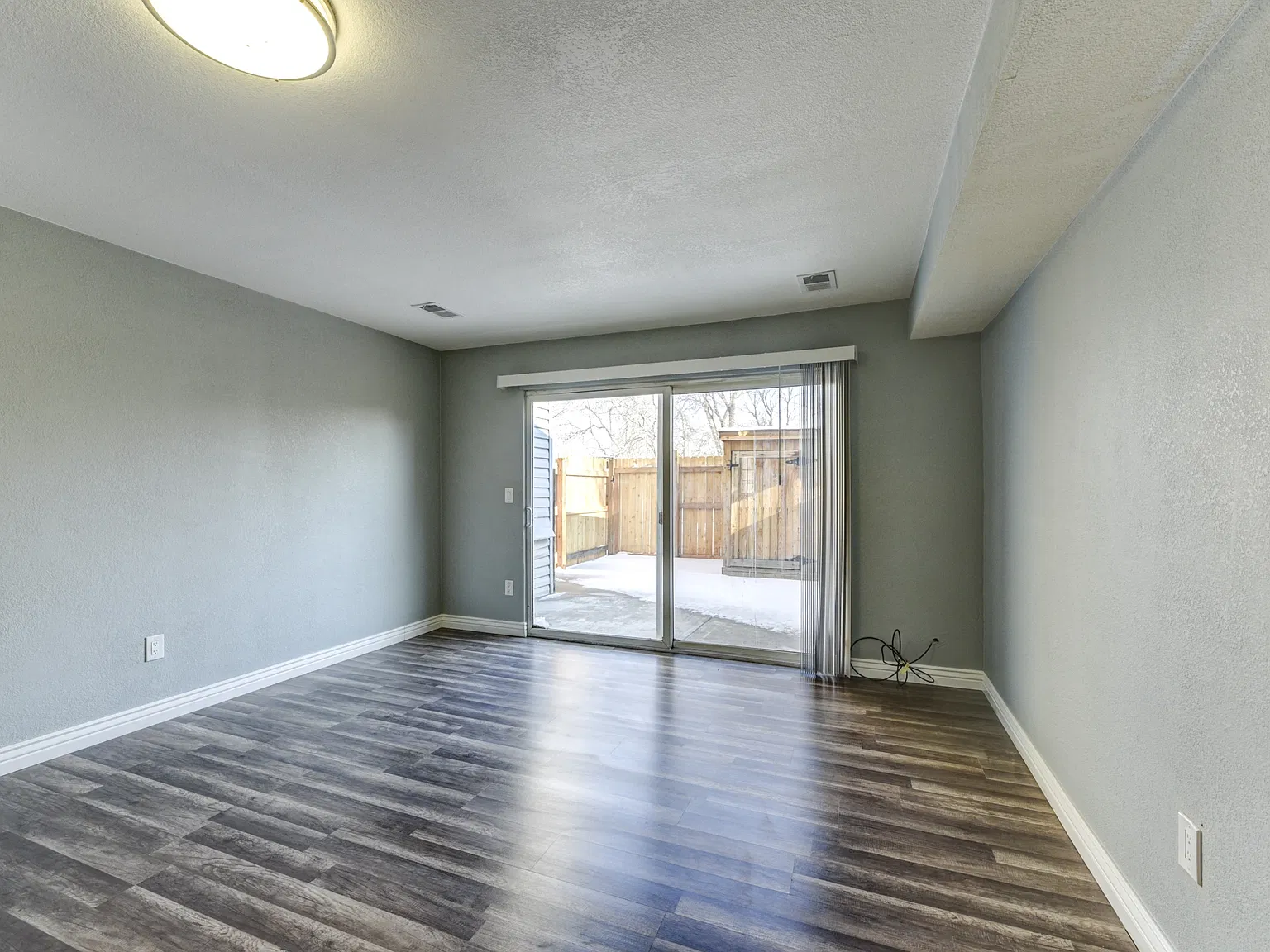 875 Sir Galahad Dr — Photo 2