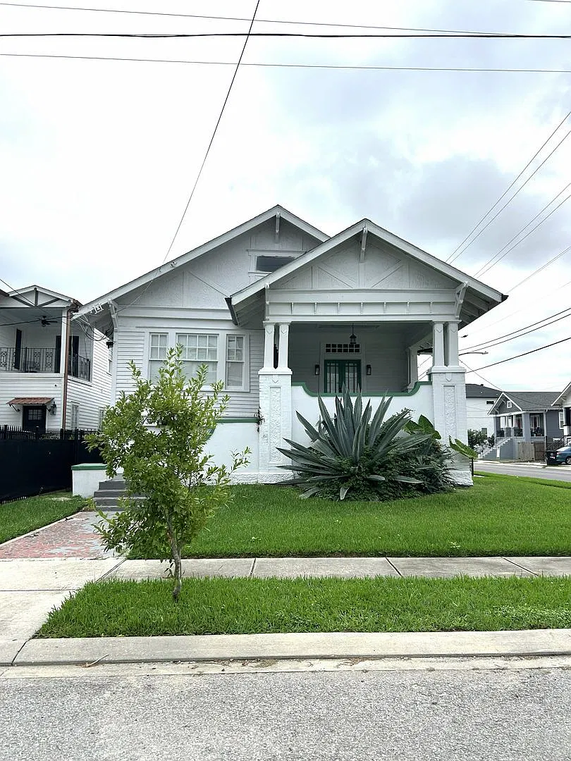 Peniston — Photo 1