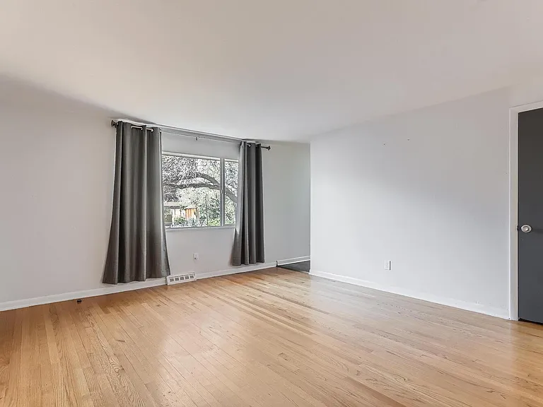 8507 W 62nd Pl — Photo 5