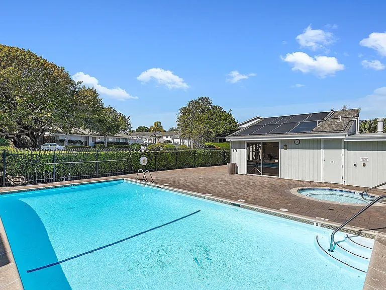 449 Cannon Green Dr #B — Photo 17