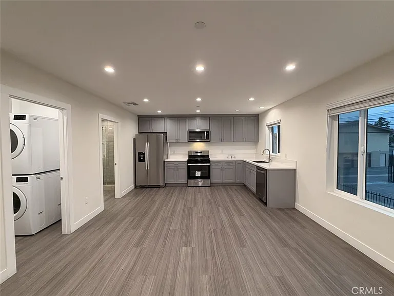 511 Azusa Ave #203 — Photo 10