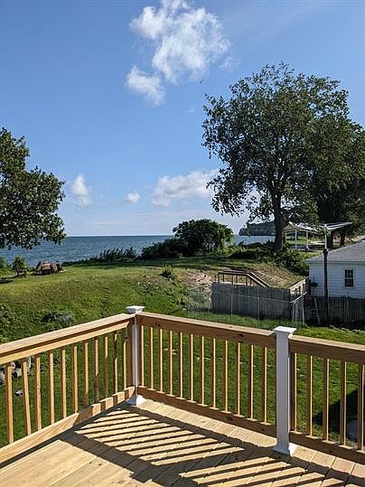 2nd image of 2552 Lake Rd