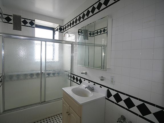 5th image of 35 Lincoln Blvd #44